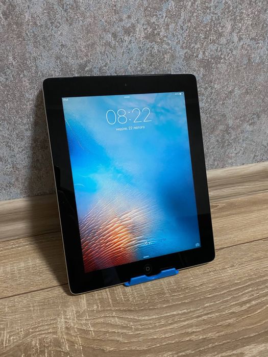 Продам Айпад 4………..