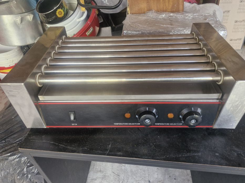 Роліковий електрогриль для ковбасок.