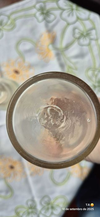 Frascos de farmácia em vidro, muito antigos