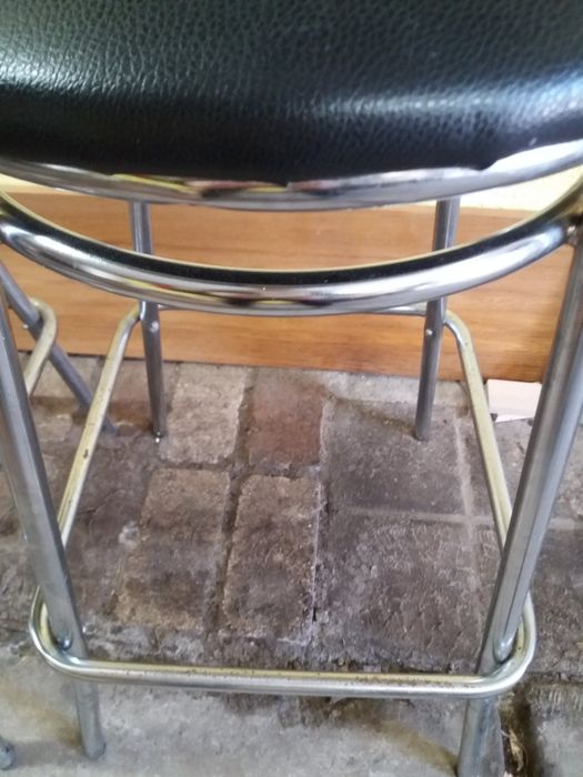 Продам барні стільці б/у