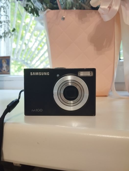 цифровой фотоаппарат Samsung M100(мыльница)