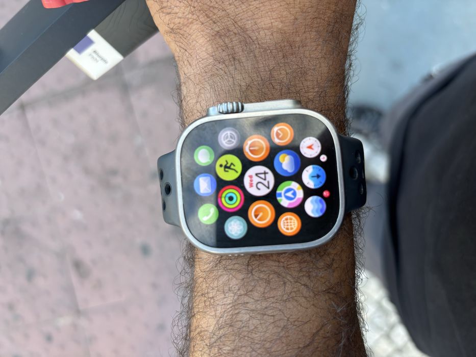 Apple Watch Ultra um