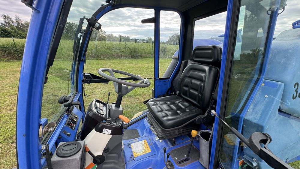 Kosiarka ISEKI SF 230 II 2003r 4x4 kabina kosz John Deere Sabo Toro Jacobsen RANSOMES