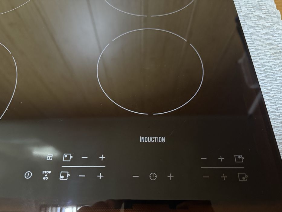 Варильна поверхня електрична (індукція) Electrolux EHH56340FK