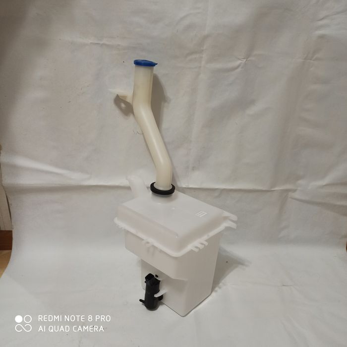 Бачок омывателя омивача Hyundai Accent 3 Акцент