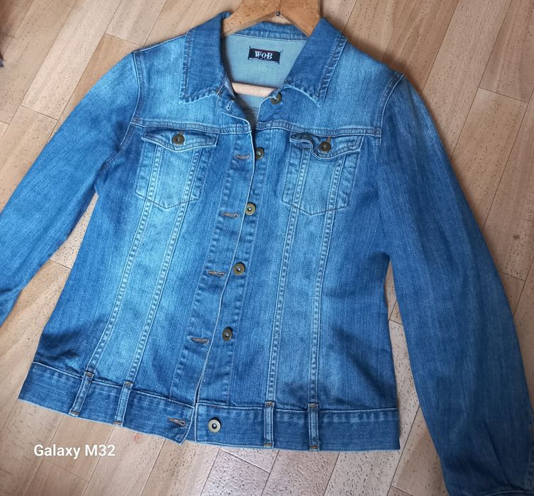 Жіноча джинсова куртка піджак