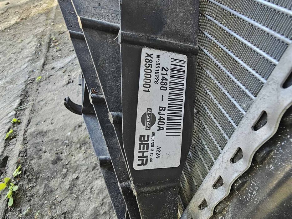 радіатор охолодження, інтеркуллер Nissan N200