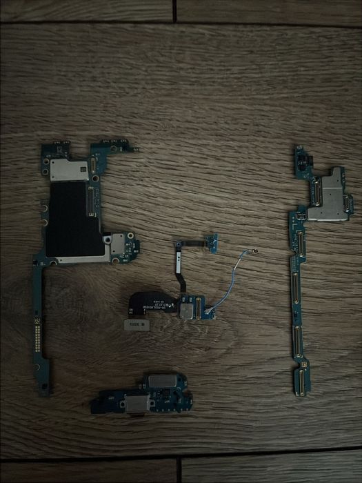 Płyta główna i części do Samsunga Galaxy Z Fold 3