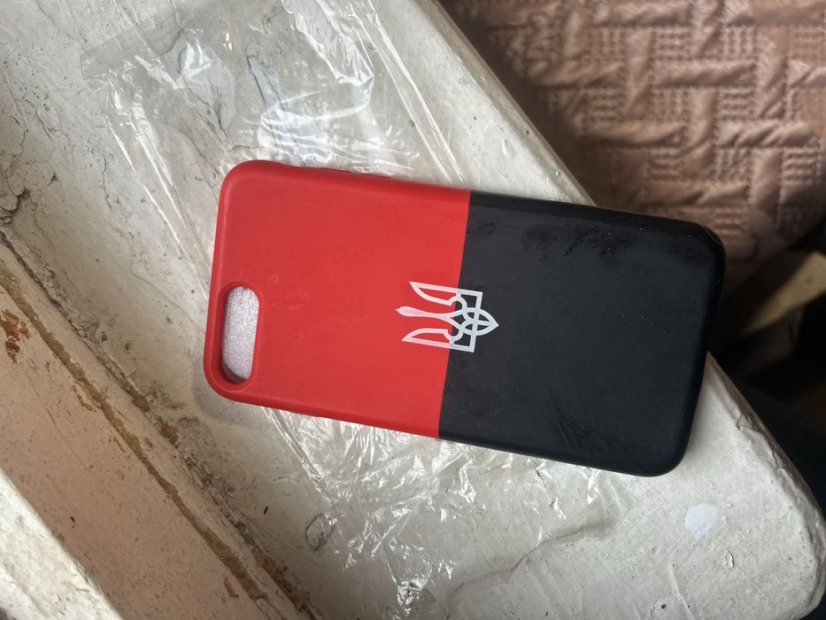 Продам Айфон  8 плюс