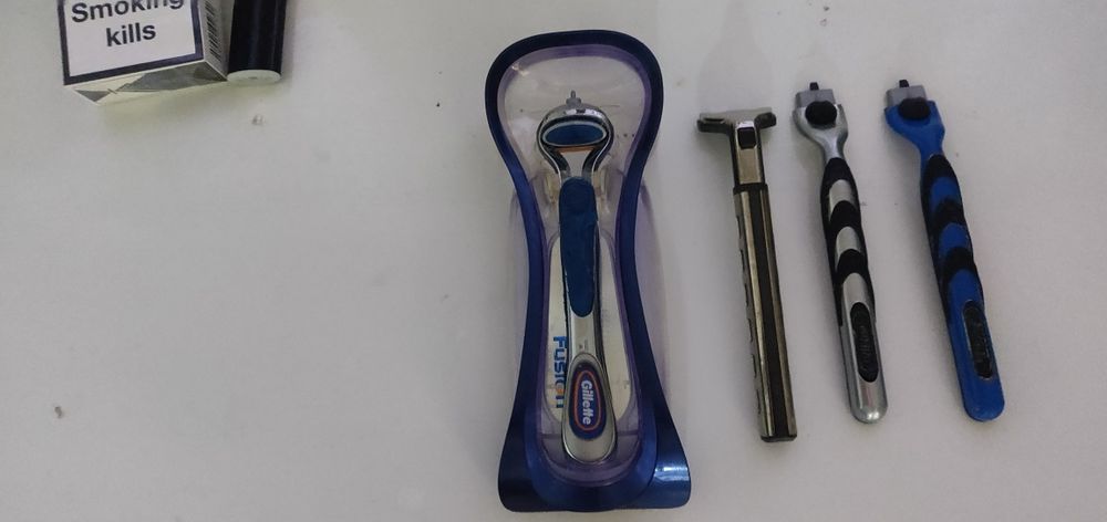 Бритвенные станки б/у