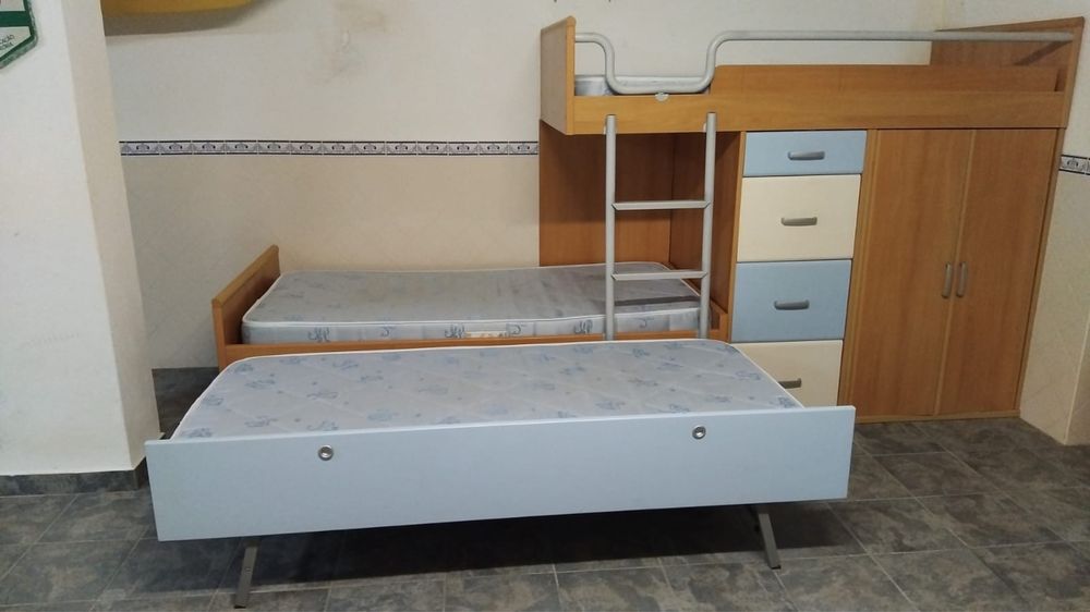 Beliche Triplo com Arrumação – 3 Camas (194 cm x 93 cm) e 3 colchões