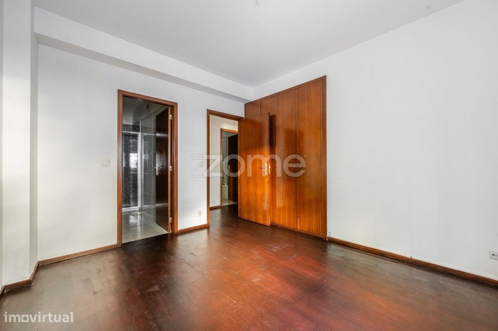 Apartamento T3 com Terraço e Churrasqueira — Braga (Maximinos, Sé E Cividade), Braga