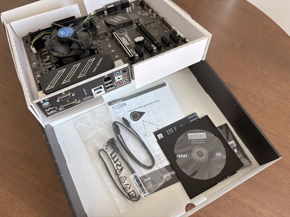 Motherboard MSI Z390-A PRO com ram ddr4 e cpu intel incluído