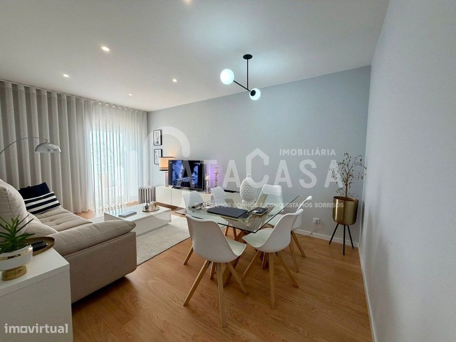 Apartamento T3 Duplex no centro de Esgueira para venda