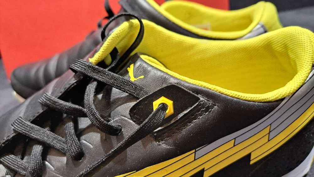 Кросівки Puma Ferrari - чоловічі - розмір 41-42