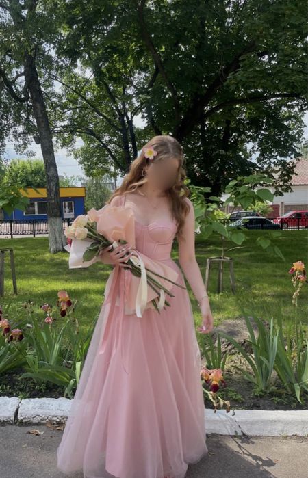 продам випускну сукню