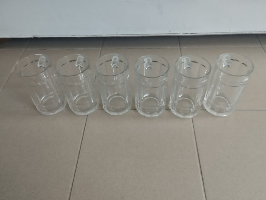 17 Canecas de cerveja