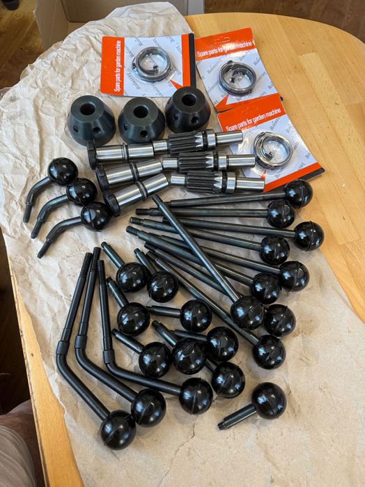 на Свердлильний верстат 2м112 натягувач реміня, фіксатор бабки та плит