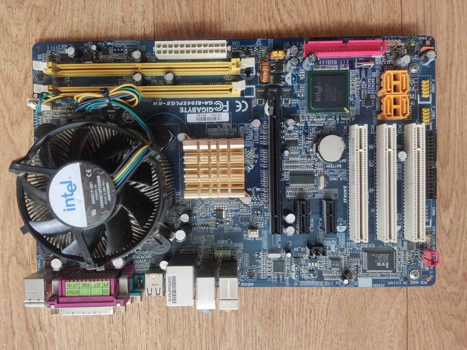 Retro PC Intel Core Duo + płyta Gigabyte + 2GB RAM OCZ Platinum + Maxtor 40GB + Nagrywarka ASUS