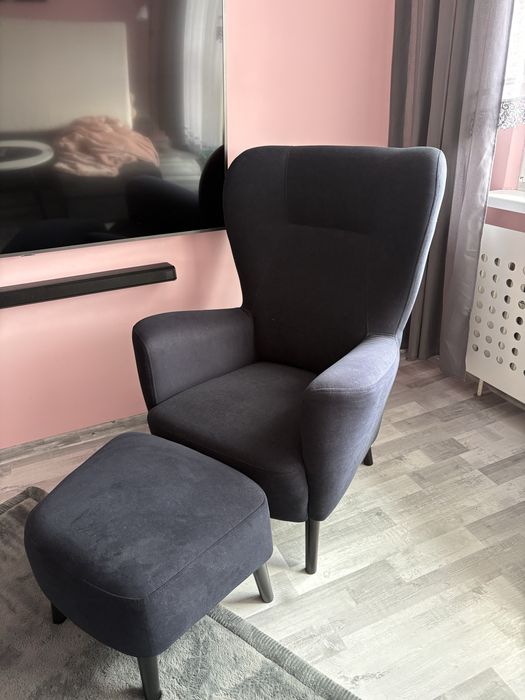 Fotel uszak z podnóżkiem