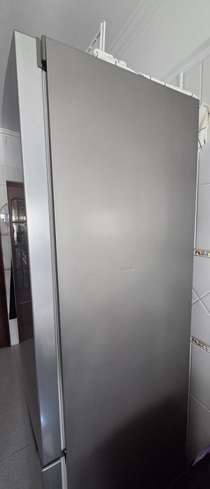 Frigorífico Combinado INDESIT INFC9 TA23X