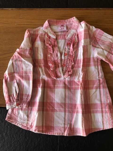 Camisa rosa muito linda, manga comprida com presilha, como nova