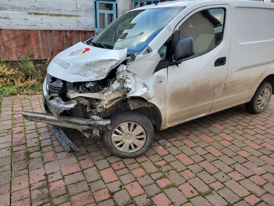 Продам  авто після дтп  авто, заводиться і їздде