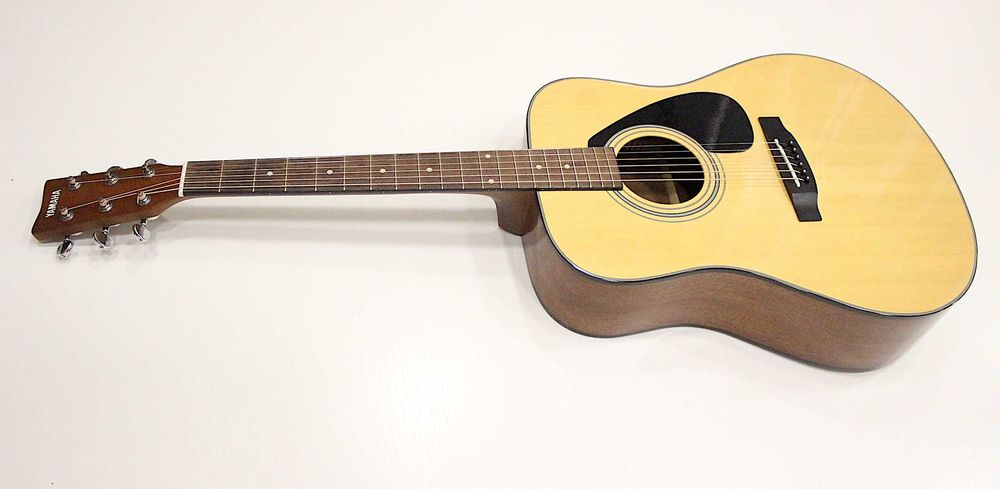 Гитара YAMAHA акустическая F310 и Чехол для гитары