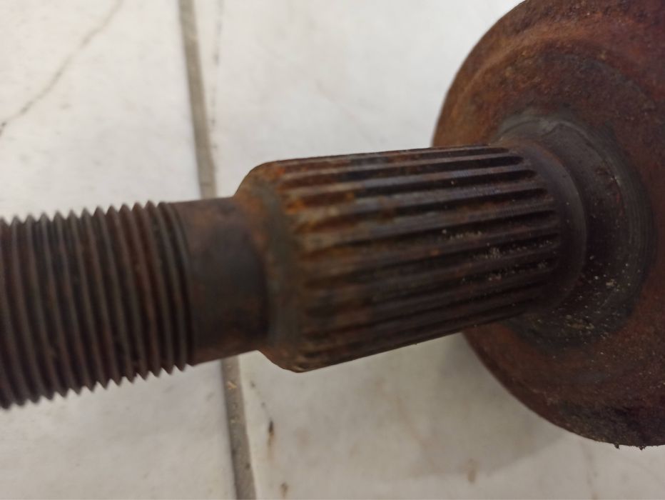 Піввісь chrysler 300c, полуось