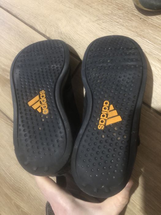 Осінь-весна замш adidas 35 розімр 22 см устілка