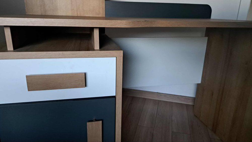 Biurko Quatro uzywane