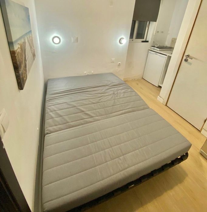 Espaço independente, cozinha e wc