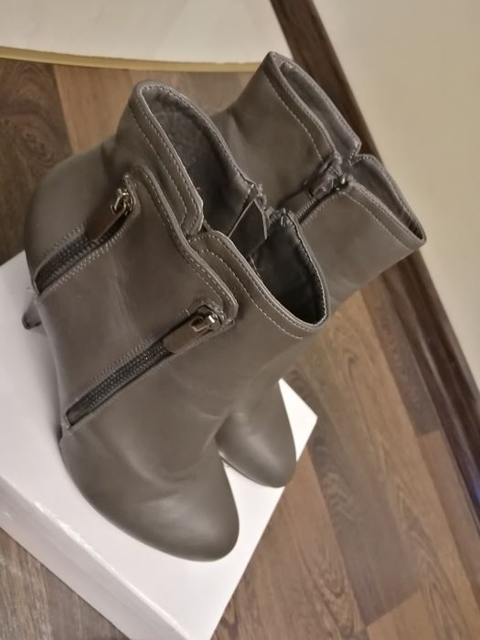 Botki szare 37