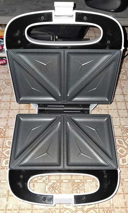 Продам сендвичмейкер Ardesto