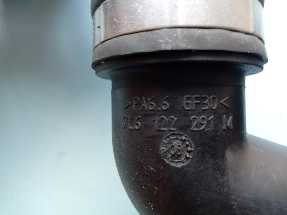 Шланг системы охлаждения 3.0 TDI Volkswagen Touareg Audi Q7 патрубок