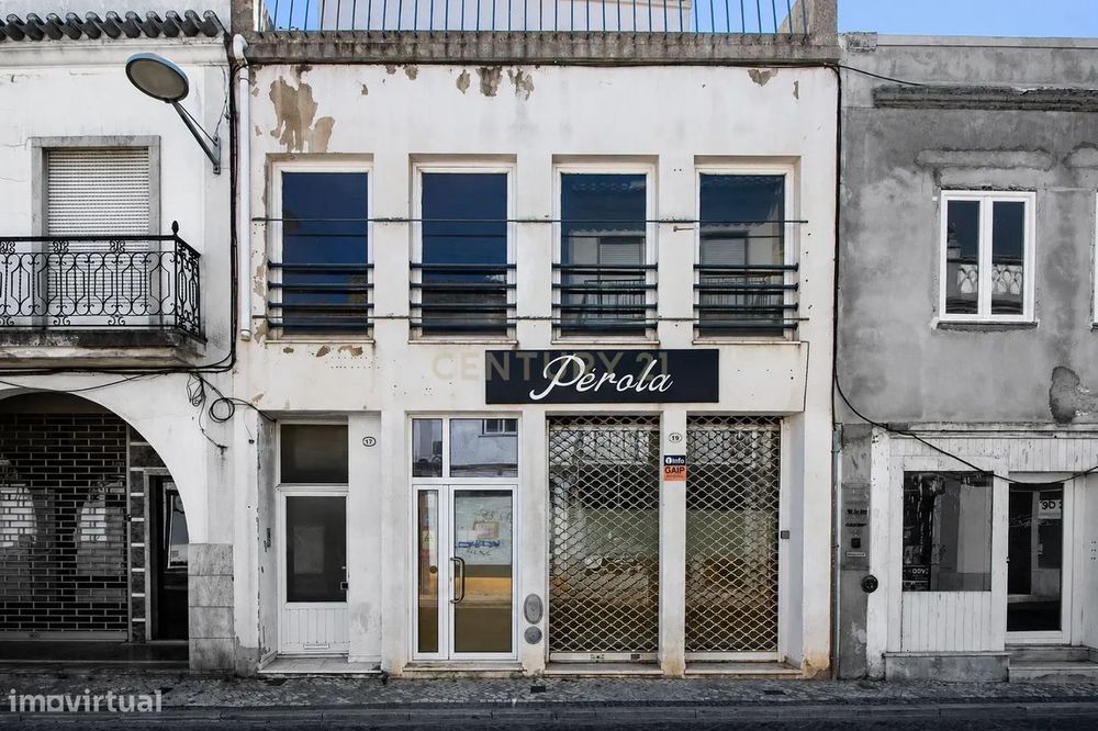 Large-Scale Commercial Space in the Historic Center of Beja