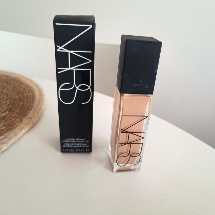 Podkład Nars Natural radiant foundation