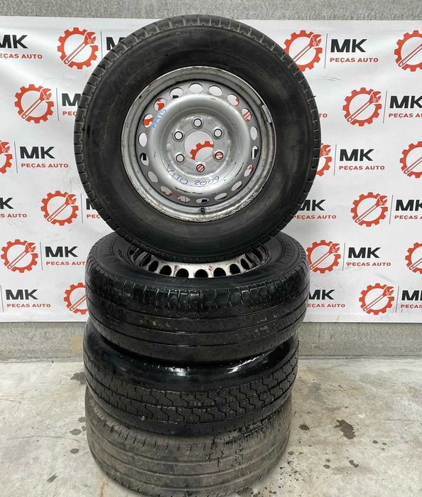 Jantes e Pneus Mercedes Sprinter Ano: 2009