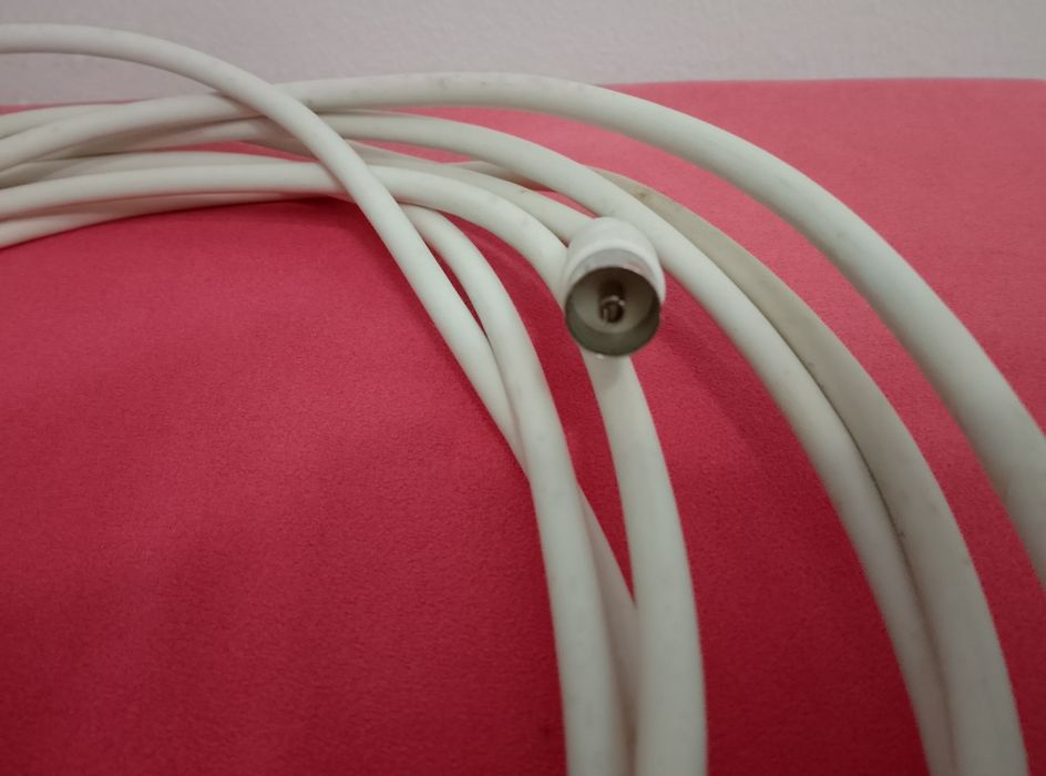 Cabo de TV  como novo