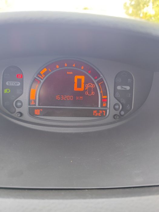 Рено модус 1,2 газ бензин