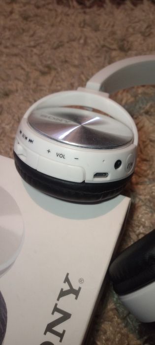 Навушники Sony MDR-ZX330BT