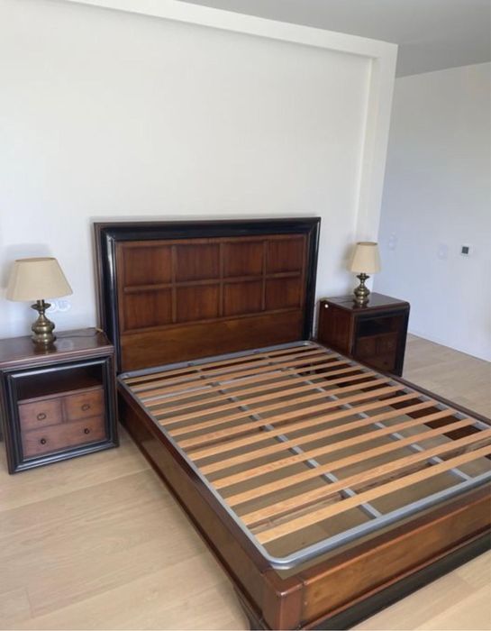 Cama de Casal 1,60 + mesa de cabeceira