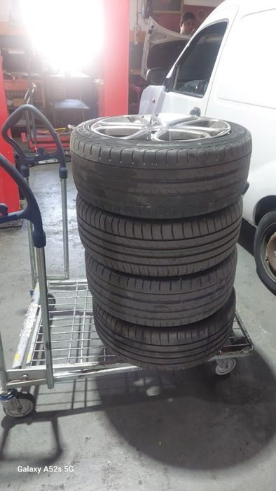 Jantes originais Mercedes Class A w176 c/pneus 50%