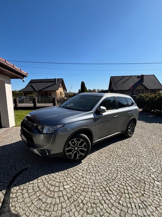 Mitsubishi Outlander Salon Polska drugi właściciel bezwypadkowy garażowany lux wyposażenie