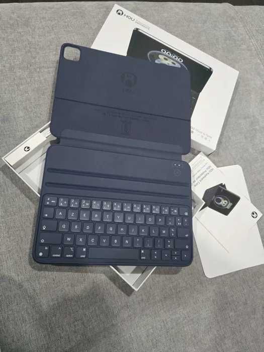 Teclado para iPad 11” HOU – Novo (Nunca Usado)