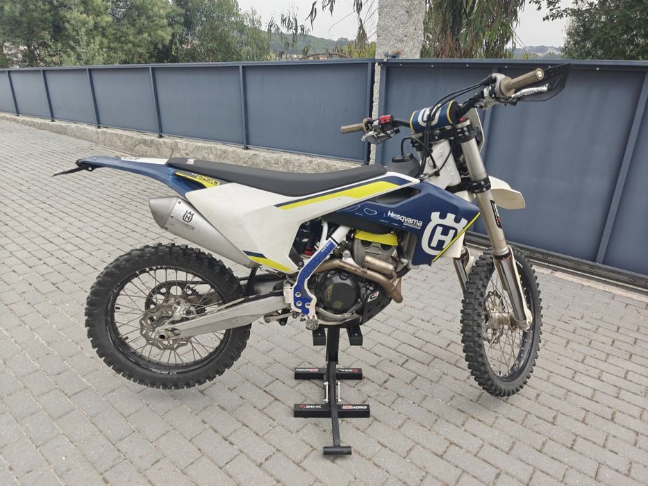 Husqvarna FE 250 matriculada