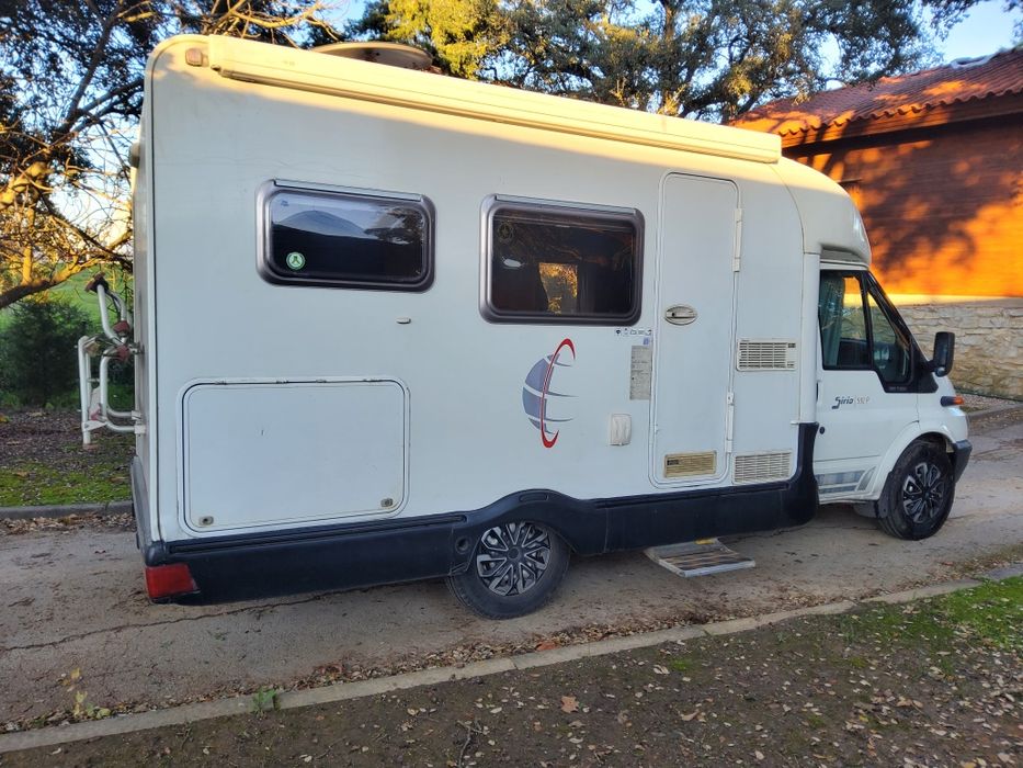 Autocaravana cama transversal