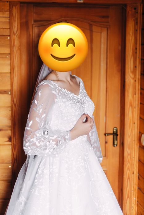 Весільна сукня