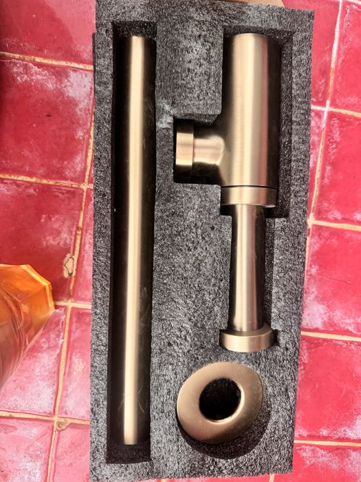 Syfon deante nieuzywany