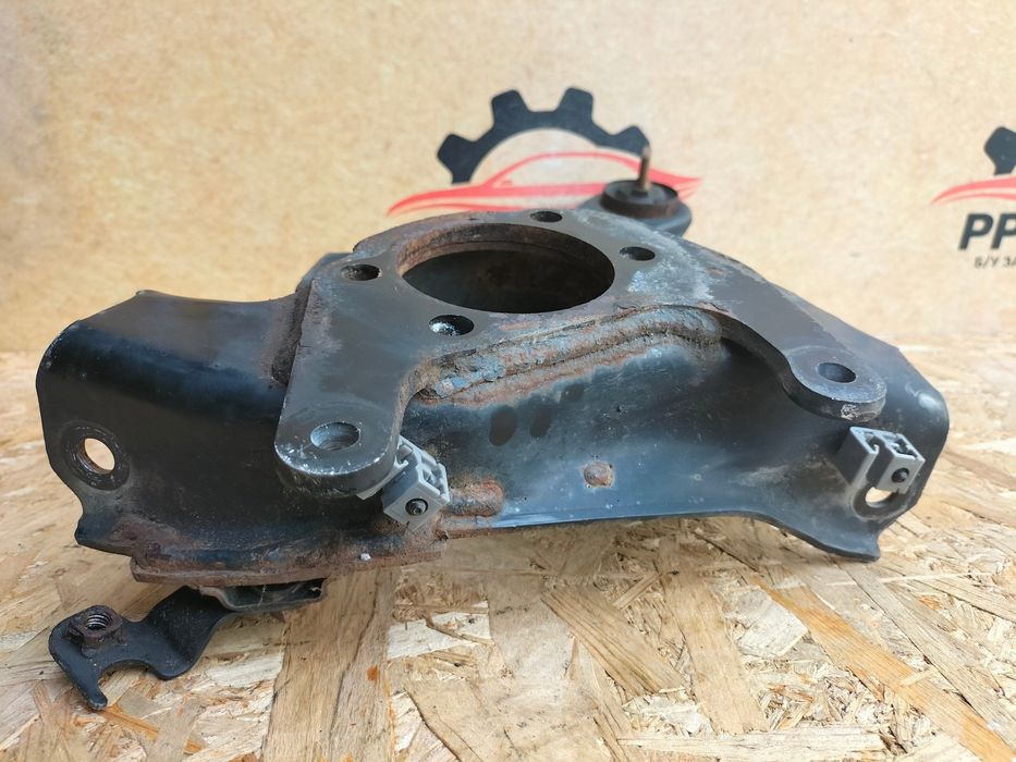 Mitsubishi Eclipse Cross 2017- цапфа рычаг задний левый